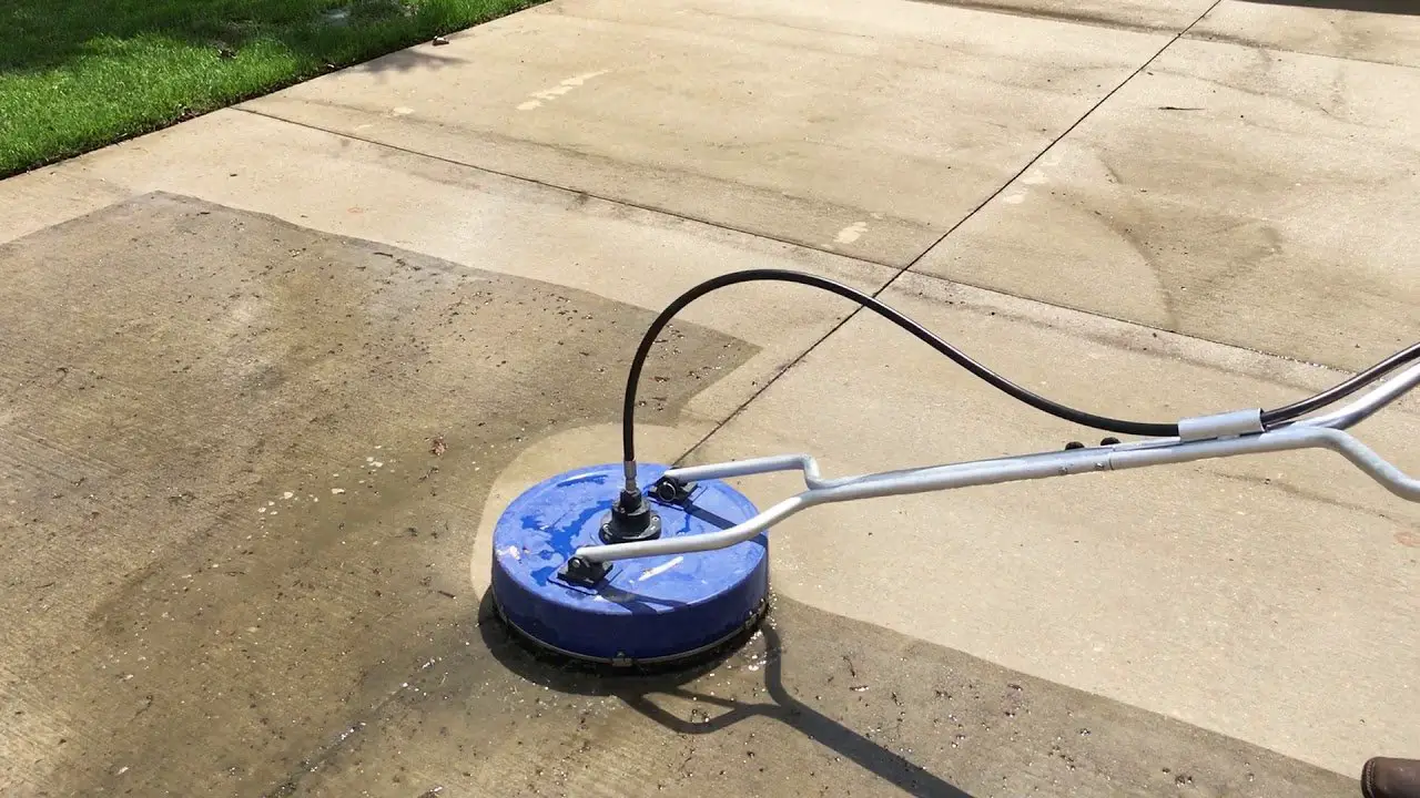Cleaning a driveway covered with mold and mildew