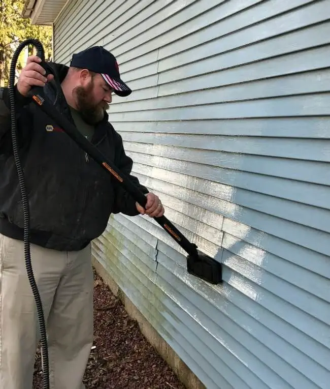 How to Clean Vinyl Siding with No Chemicals