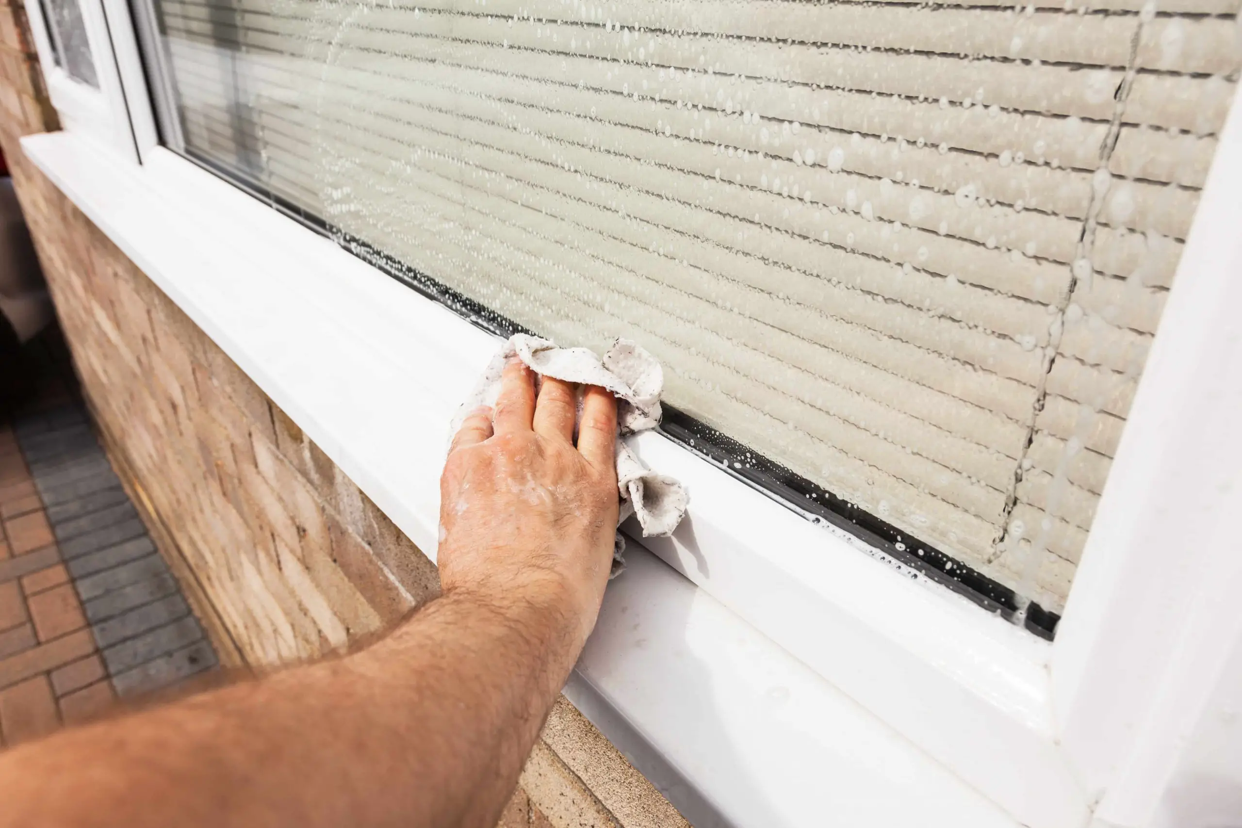 How To Clean Windows, Sills, Screens Without Chemicals