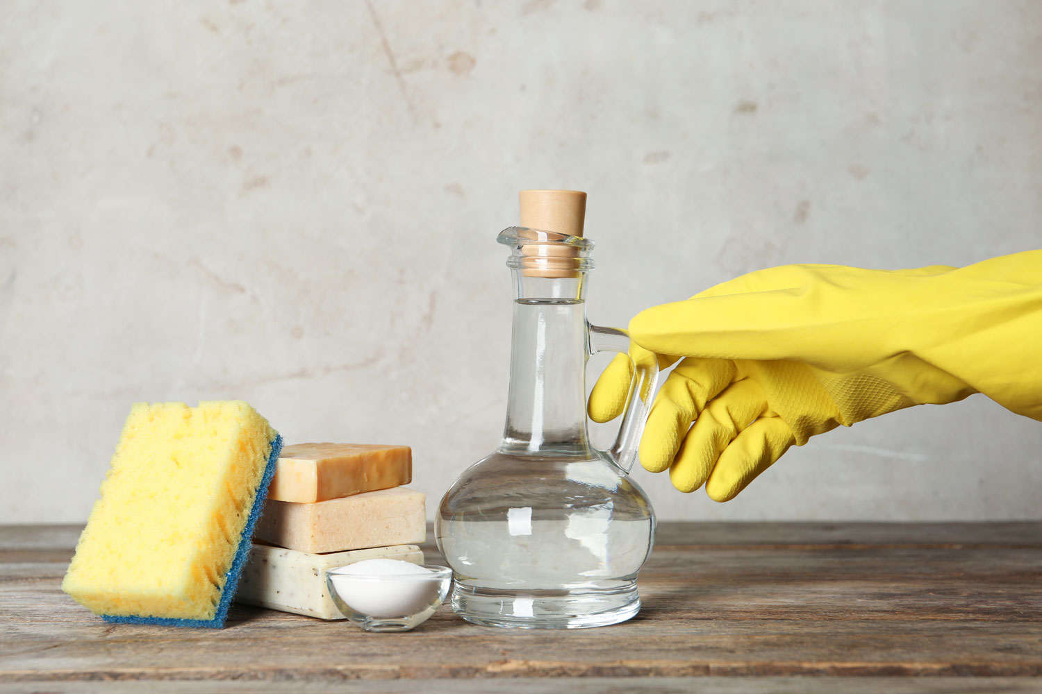 Mold Removal with Vinegar and Bleach